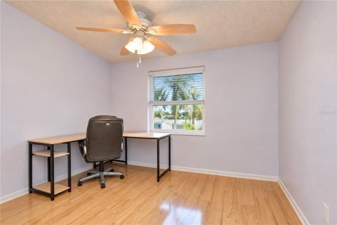 House in Tampa, Florida 3 bedrooms, 112.23 sq.m. № 2369385 - photo 27