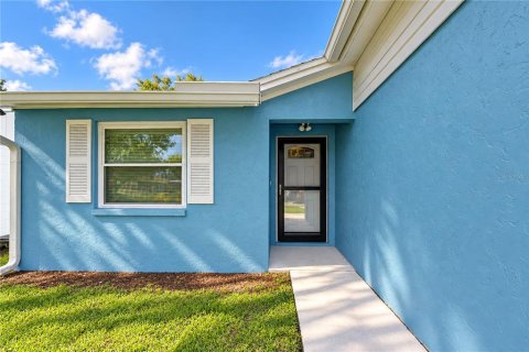 House in Tampa, Florida 3 bedrooms, 112.23 sq.m. № 2369385 - photo 18