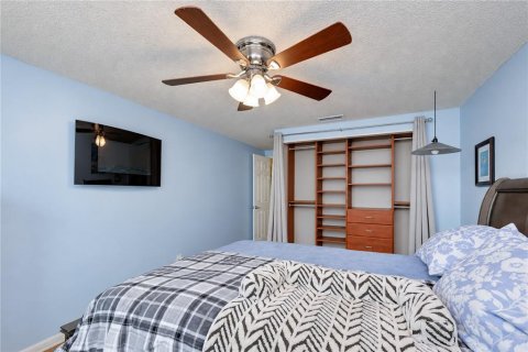 House in Tampa, Florida 3 bedrooms, 112.23 sq.m. № 2369385 - photo 22