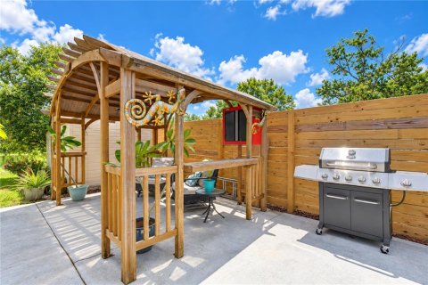 House in Tampa, Florida 3 bedrooms, 112.23 sq.m. № 2369385 - photo 7