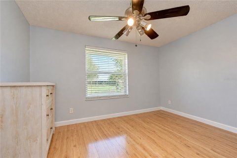 House in Tampa, Florida 3 bedrooms, 112.23 sq.m. № 2369385 - photo 25