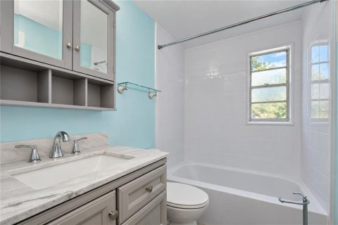 House in Tampa, Florida 3 bedrooms, 112.23 sq.m. № 2369385 - photo 26