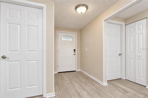 House in Tampa, Florida 3 bedrooms, 112.23 sq.m. № 2369385 - photo 19