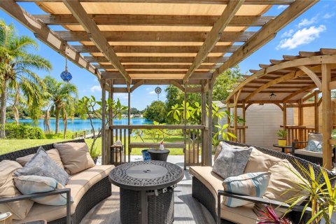 House in Tampa, Florida 3 bedrooms, 112.23 sq.m. № 2369385 - photo 6