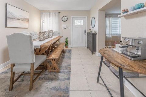 Villa ou maison à louer à Saint Petersburg, Floride: 3 chambres, 96.15 m2 № 2383640 - photo 3