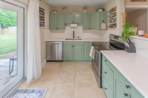 Villa ou maison à louer à Saint Petersburg, Floride: 3 chambres, 96.15 m2 № 2383640 - photo 5