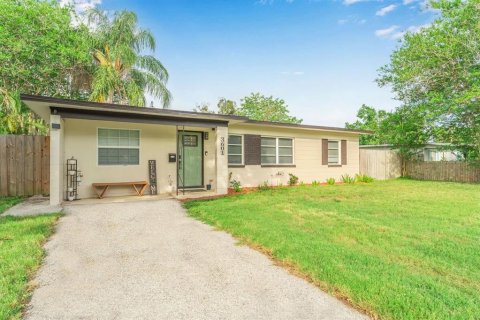 Villa ou maison à Saint Petersburg, Floride 3 chambres, 96.15 m2 № 2383640