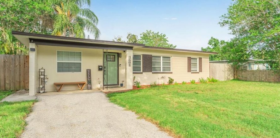 Villa ou maison à Saint Petersburg, Floride 3 chambres, 96.15 m2 № 2383640