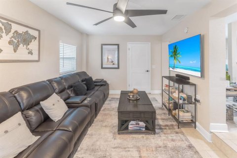 Villa ou maison à louer à Saint Petersburg, Floride: 3 chambres, 96.15 m2 № 2383640 - photo 8