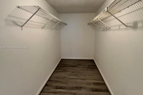 Купить кондоминиум в Норт-Майами, Флорида 2 спальни, 97.55м2, № 2055014 - фото 16