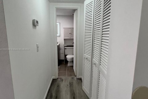 Купить кондоминиум в Норт-Майами, Флорида 2 спальни, 97.55м2, № 2055014 - фото 10