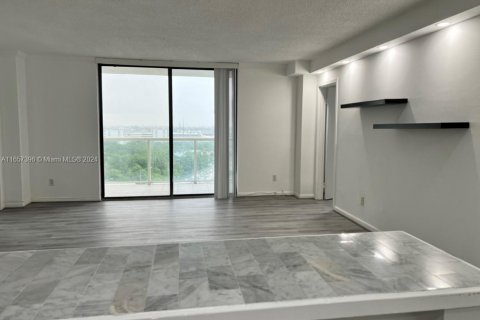 Купить кондоминиум в Норт-Майами, Флорида 2 спальни, 97.55м2, № 2055014 - фото 7