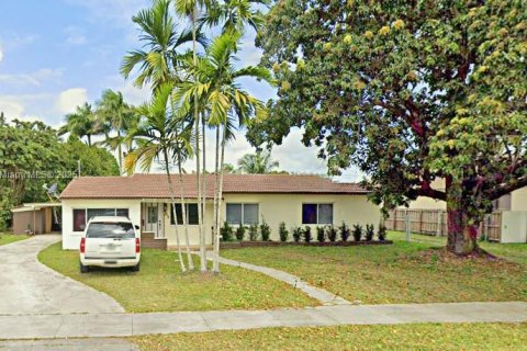Casa en venta en Homestead, Florida, 5 dormitorios, 148.74 m2 № 1714842 - foto 1