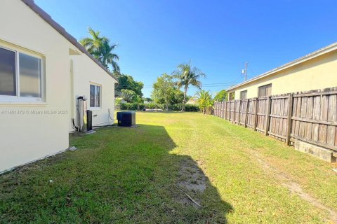 Casa en venta en Homestead, Florida, 5 dormitorios, 148.74 m2 № 1714842 - foto 24