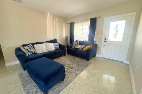 Casa en venta en Homestead, Florida, 5 dormitorios, 148.74 m2 № 1714842 - foto 4