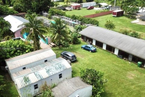 House in Homestead, Florida 3 bedrooms, 154.22 sq.m. № 1948246 - photo 3
