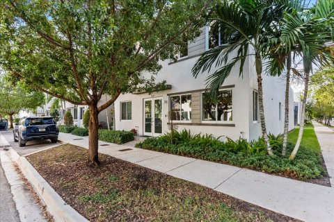 Купить таунхаус в Дорал, Флорида 4 спальни, 221.01м2, № 1974605 - фото 2