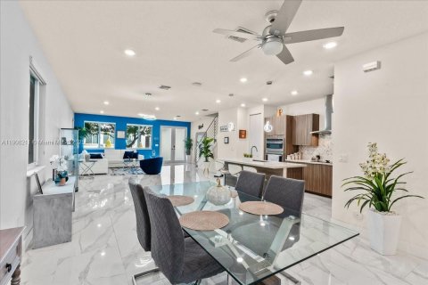 Купить таунхаус в Дорал, Флорида 4 спальни, 221.01м2, № 1974605 - фото 19