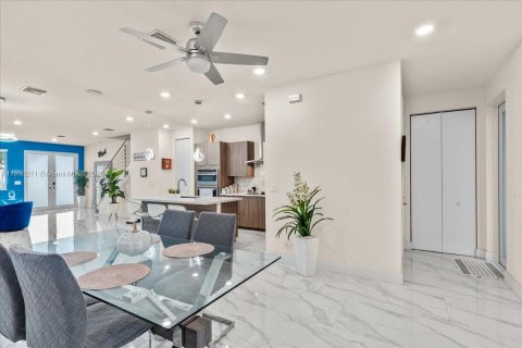 Купить таунхаус в Дорал, Флорида 4 спальни, 221.01м2, № 1974605 - фото 20