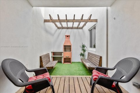 Купить таунхаус в Дорал, Флорида 4 спальни, 221.01м2, № 1974605 - фото 27