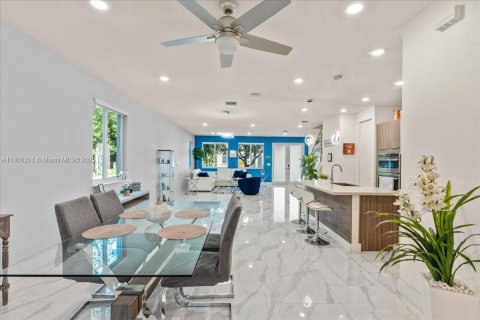 Купить таунхаус в Дорал, Флорида 4 спальни, 221.01м2, № 1974605 - фото 18