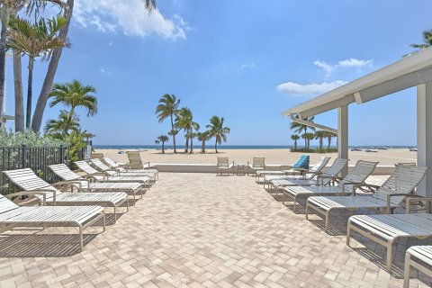 Condo in Fort Lauderdale, Florida, 2 bedrooms  № 2317833 - photo 25