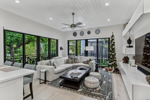 Condo in Fort Lauderdale, Florida, 2 bedrooms  № 2317833 - photo 4