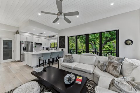 Condo in Fort Lauderdale, Florida, 2 bedrooms  № 2317833 - photo 11
