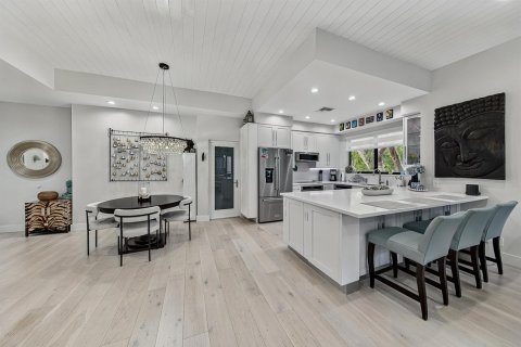 Condo in Fort Lauderdale, Florida, 2 bedrooms  № 2317833 - photo 2