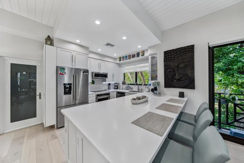 Condo in Fort Lauderdale, Florida, 2 bedrooms  № 2317833 - photo 5