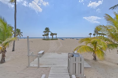 Condo in Fort Lauderdale, Florida, 2 bedrooms  № 2317833 - photo 26