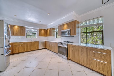 House in Coral Gables, Florida 3 bedrooms, 238.02 sq.m. № 1742437 - photo 4