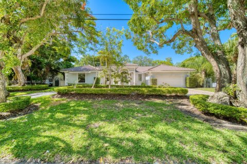 House in Coral Gables, Florida 3 bedrooms, 238.02 sq.m. № 1742437 - photo 2