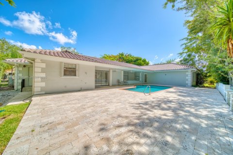 House in Coral Gables, Florida 3 bedrooms, 238.02 sq.m. № 1742437 - photo 30