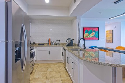 Condo in Miami, Florida, 1 bedroom  № 2046080 - photo 5