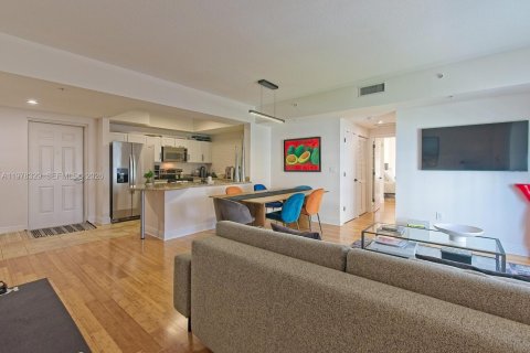 Condo in Miami, Florida, 1 bedroom № 2046080