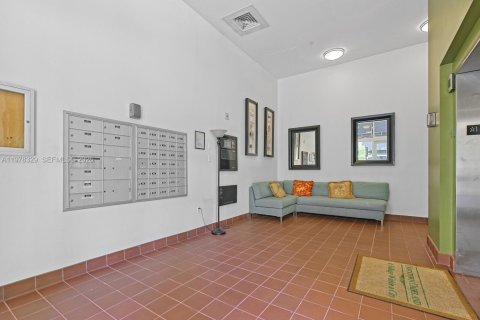 Condo in Miami, Florida, 1 bedroom  № 2046080 - photo 17