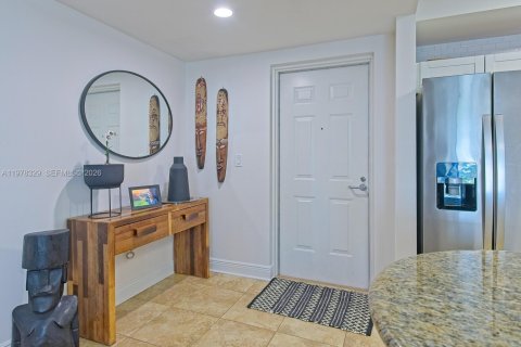 Condo in Miami, Florida, 1 bedroom  № 2046080 - photo 4