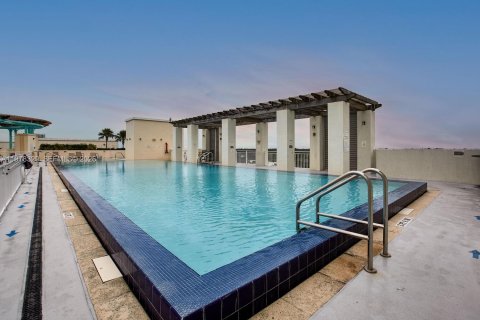 Condo in Miami, Florida, 1 bedroom  № 2046080 - photo 10