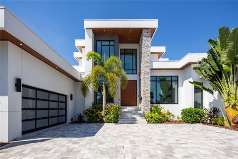Casa en Saint Petersburg, Florida 4 dormitorios, 419.08 m2 № 2123272