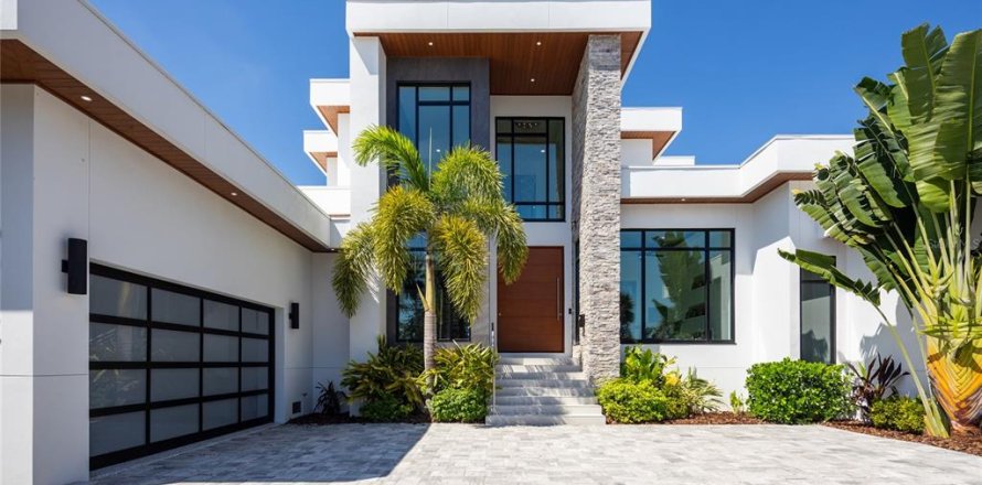 Villa ou maison à Saint Petersburg, Floride 4 chambres, 419.08 m2 № 2123272