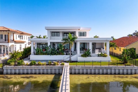 Villa ou maison à vendre à Saint Petersburg, Floride: 4 chambres, 419.08 m2 № 2123272 - photo 2