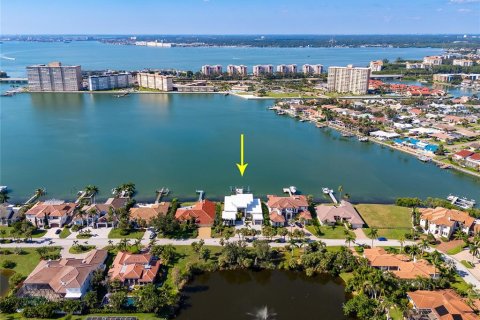 Villa ou maison à vendre à Saint Petersburg, Floride: 4 chambres, 419.08 m2 № 2123272 - photo 6
