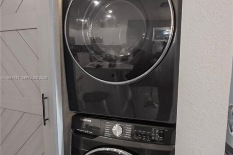 Купить таунхаус в Майами, Флорида 1 комната, 130.34м2, № 2047947 - фото 25