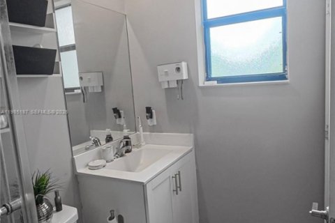 Купить таунхаус в Майами, Флорида 1 комната, 130.34м2, № 2047947 - фото 10