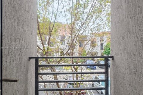 Купить таунхаус в Майами, Флорида 1 комната, 130.34м2, № 2047947 - фото 17