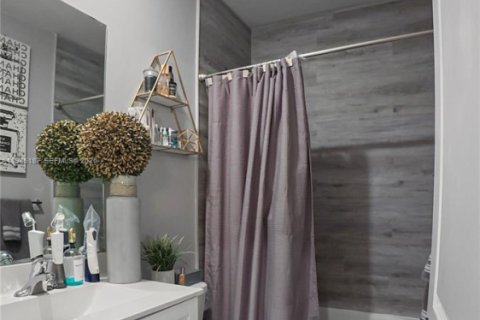 Купить таунхаус в Майами, Флорида 1 комната, 130.34м2, № 2047947 - фото 14