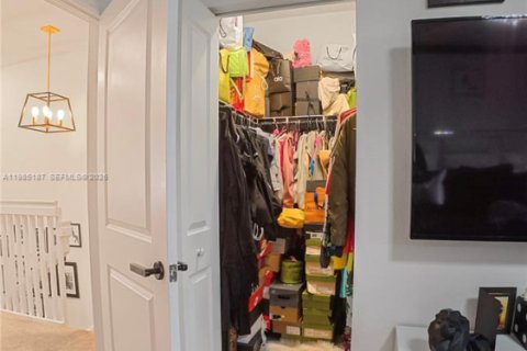 Купить таунхаус в Майами, Флорида 1 комната, 130.34м2, № 2047947 - фото 12