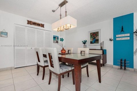 Copropriété à vendre à Sunny Isles Beach, Floride: 1 chambre, 86.4 m2 № 2010943 - photo 13