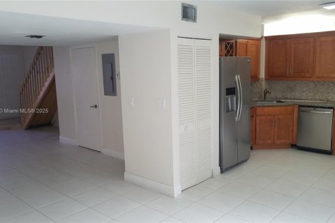 Townhouse in Miami, Florida 3 bedrooms, 125.23 sq.m. № 1887427 - photo 5